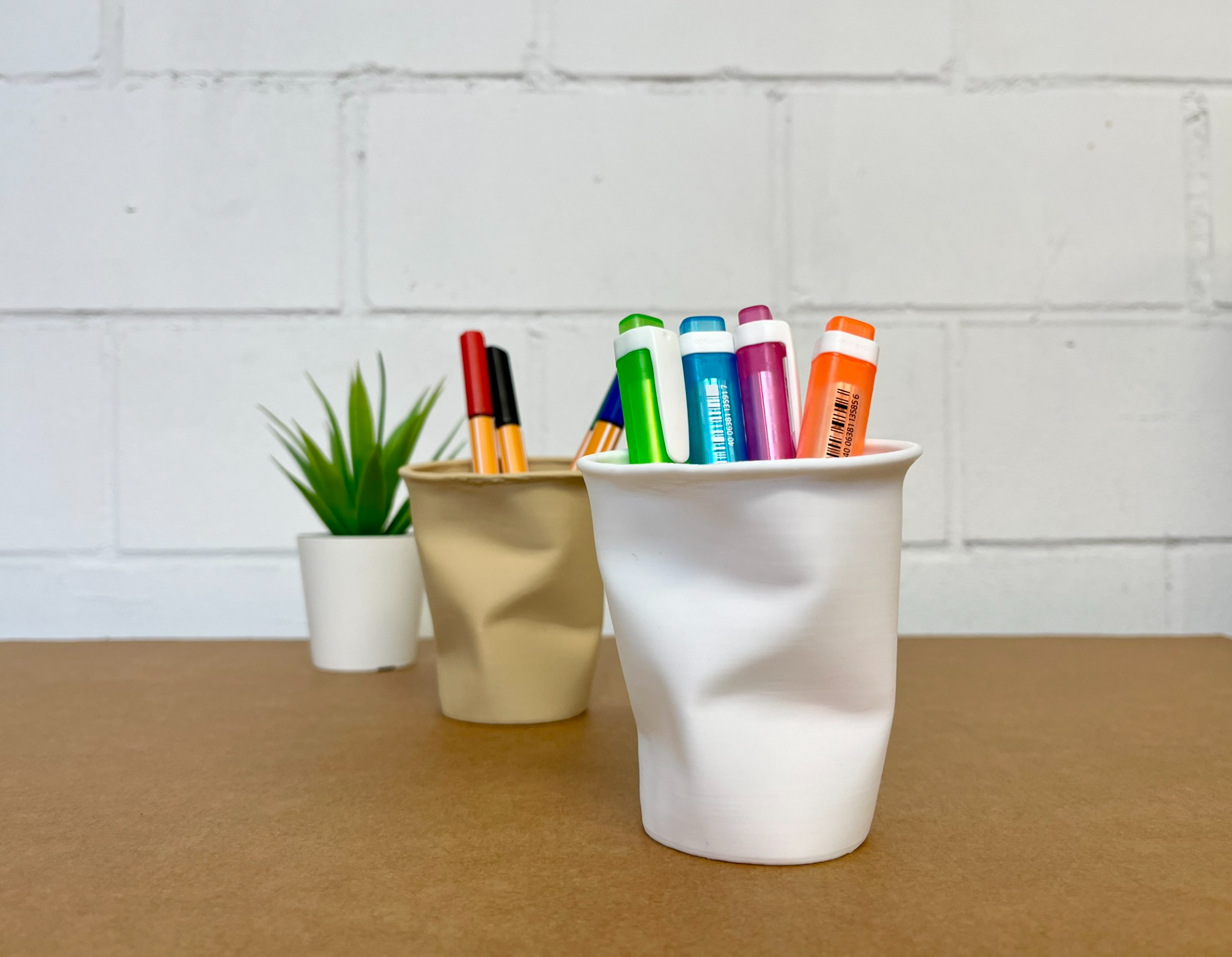 Vaso de papel arrugado - Imagen 2