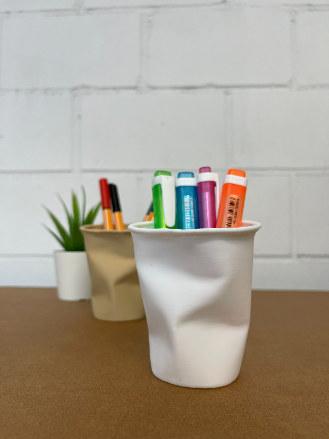 Vaso de papel arrugado - Imagen 3